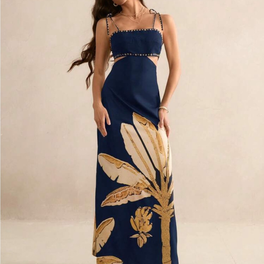 SHEIN Tall - Chic Floral Maxi dress in Navy and Gold